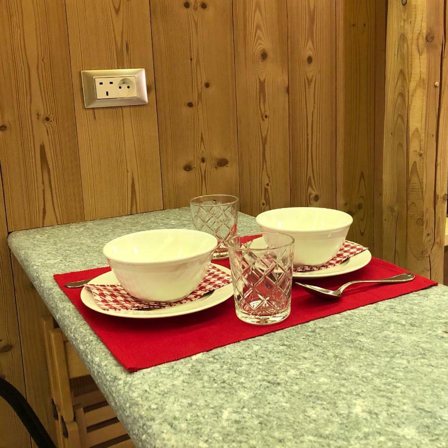 Le Joli Nid Apartment Лес дьо Алпс Екстериор снимка